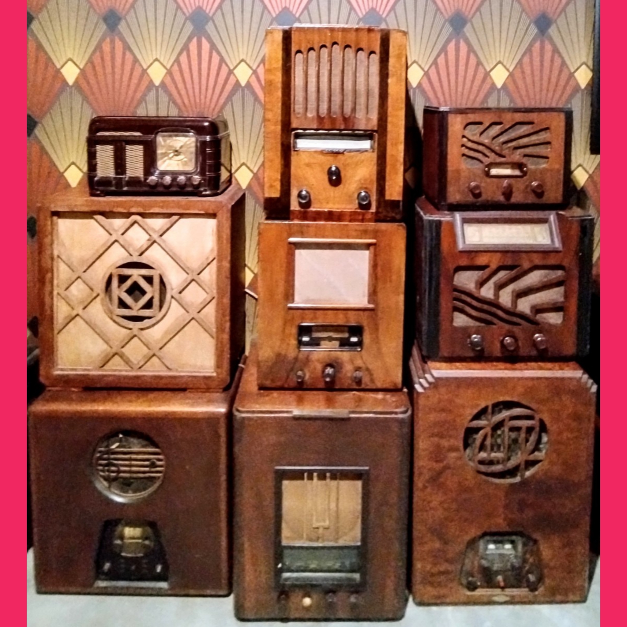 art deco wooden radios, nine in total, on top of each other forming a 3 by 3 pyramid